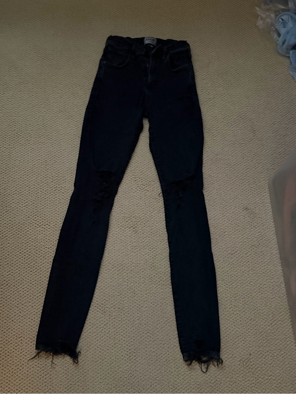 High-Rise Black Skinny Jeans with Distressed Knees